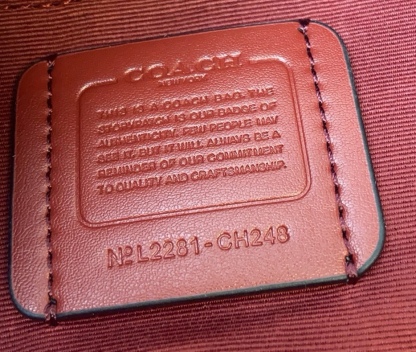 コーチ「Coach」Logan レザー バケットバッグ