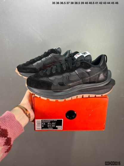 ナイキ「Nike」ク ロー カジュアルスニーカー