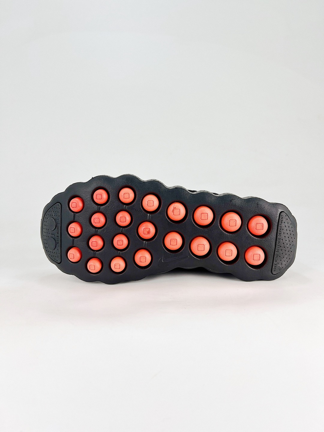 「NIKE」Mind 002 ブラックテクノロジー 素足感覚トレーニングシューズ