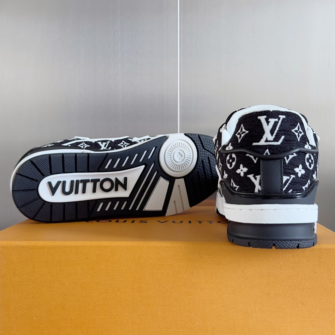 ルイ・ヴィトン LV トレーナー スニーカー「Trainer」