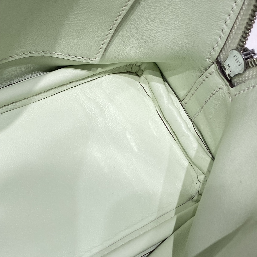 エルメス「Hermès」ミニ・ボリード「Mini Bolide Bag」