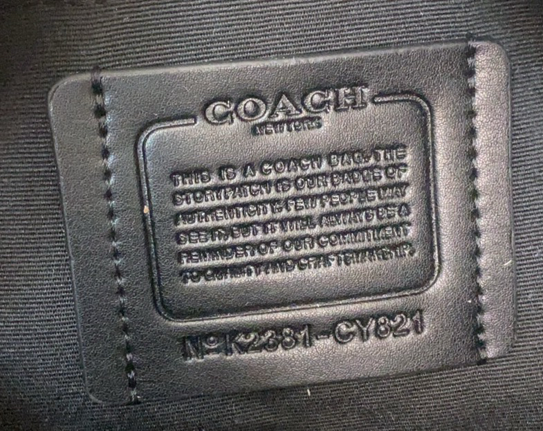 コーチ「Coach」Venturer ピローショルダーバッグ
