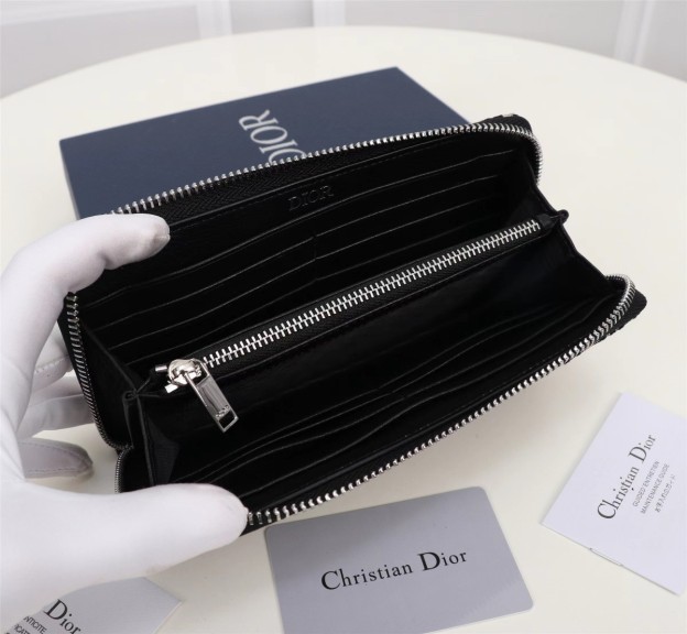 ディオール「Dior」ロングジップウォレット