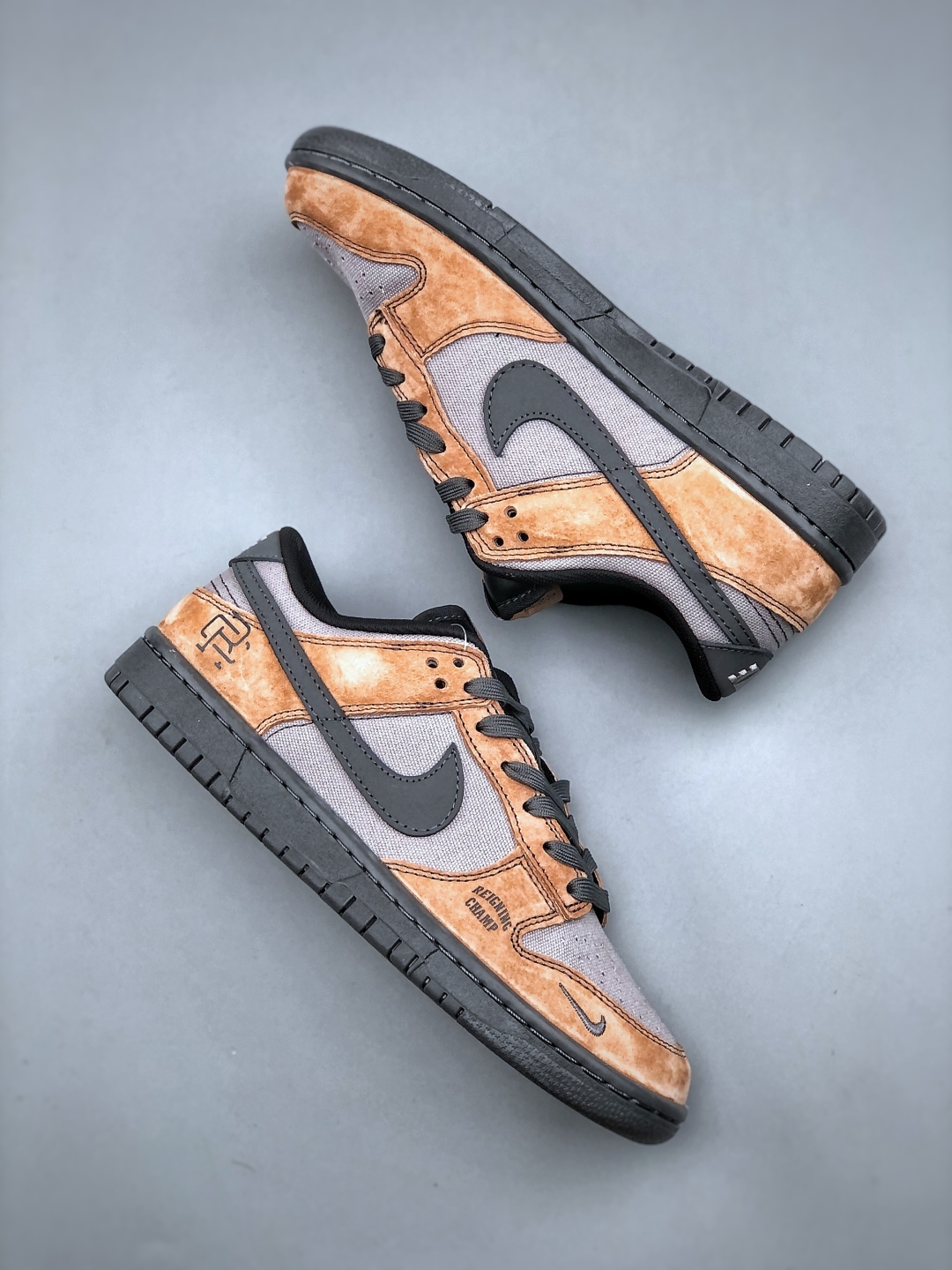 「コラボモデル」The North Face x Nike  SB Dunk Low 'Grey Brown Black' スモールスウッシュ スニーカー