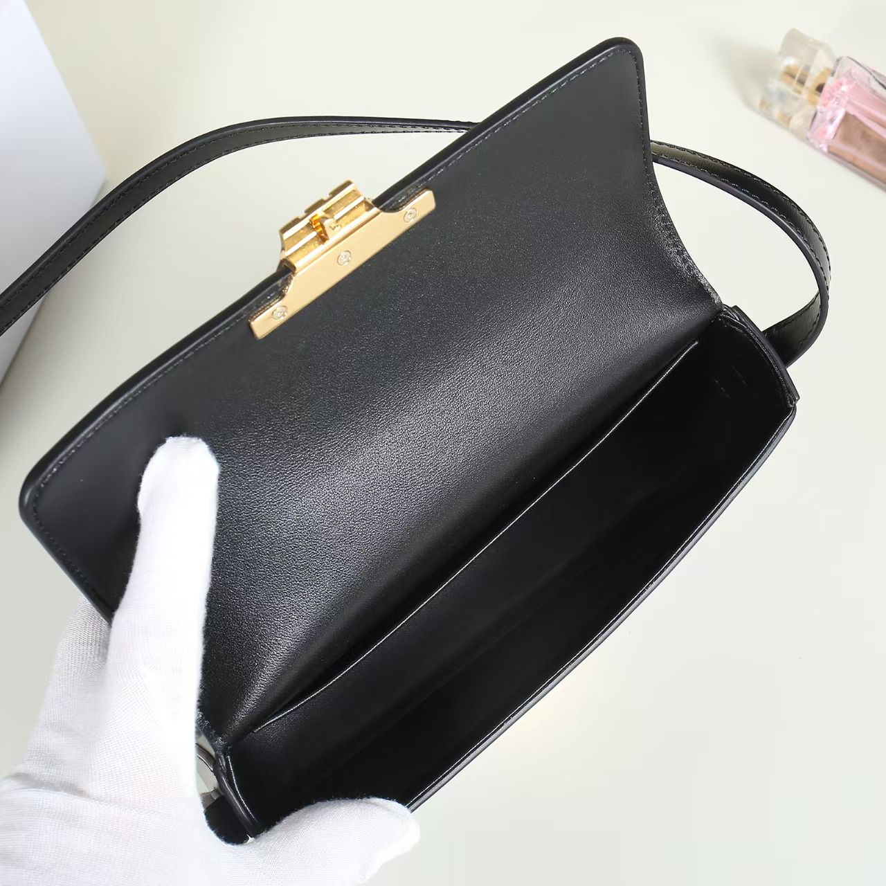 セリーヌ「Celine」TEEN GARANCEエナメル牛革ハンドバッグ