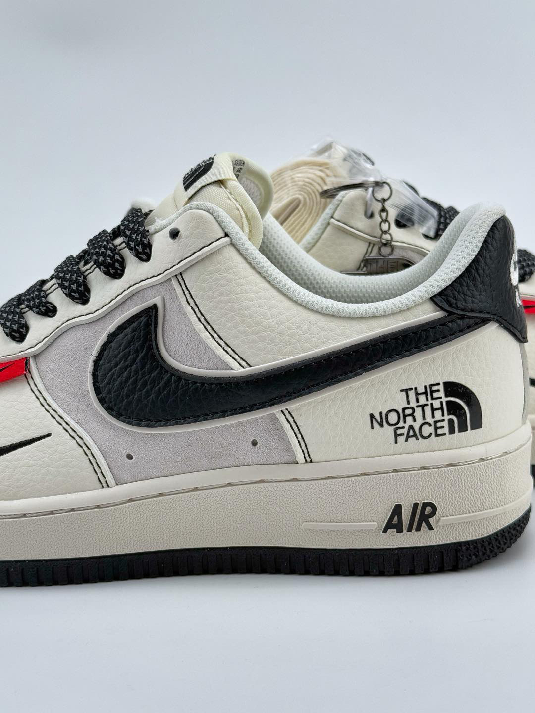 「コラボモデル」The North Face x Nike  Air Force 1 Low 07 'White Black' スモールスウッシュ スターダスト スニーカー
