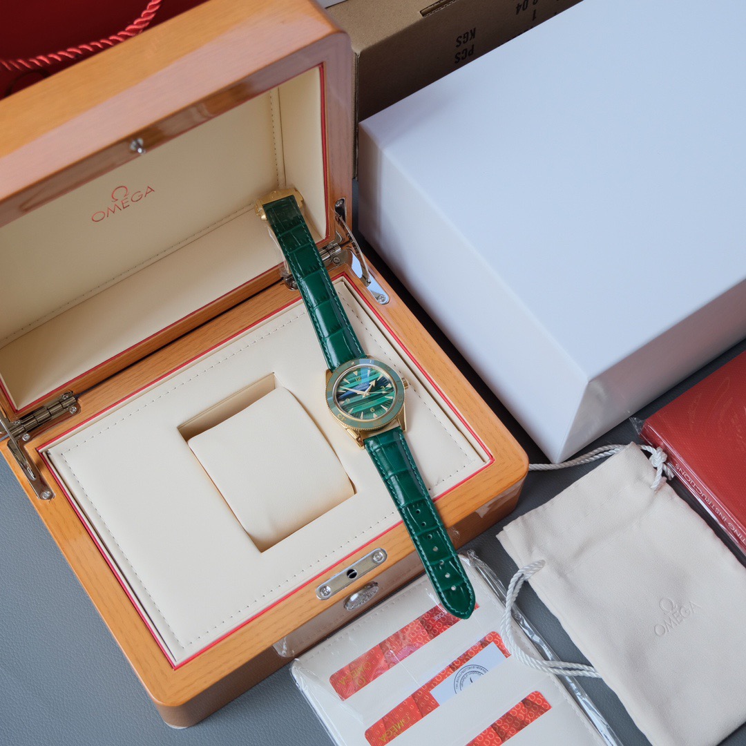 オメガ「Omega」Seamaster 300M マスター クロノメーター 41mm プラチナケース＆クロコダイルストラップ メンズ腕時計