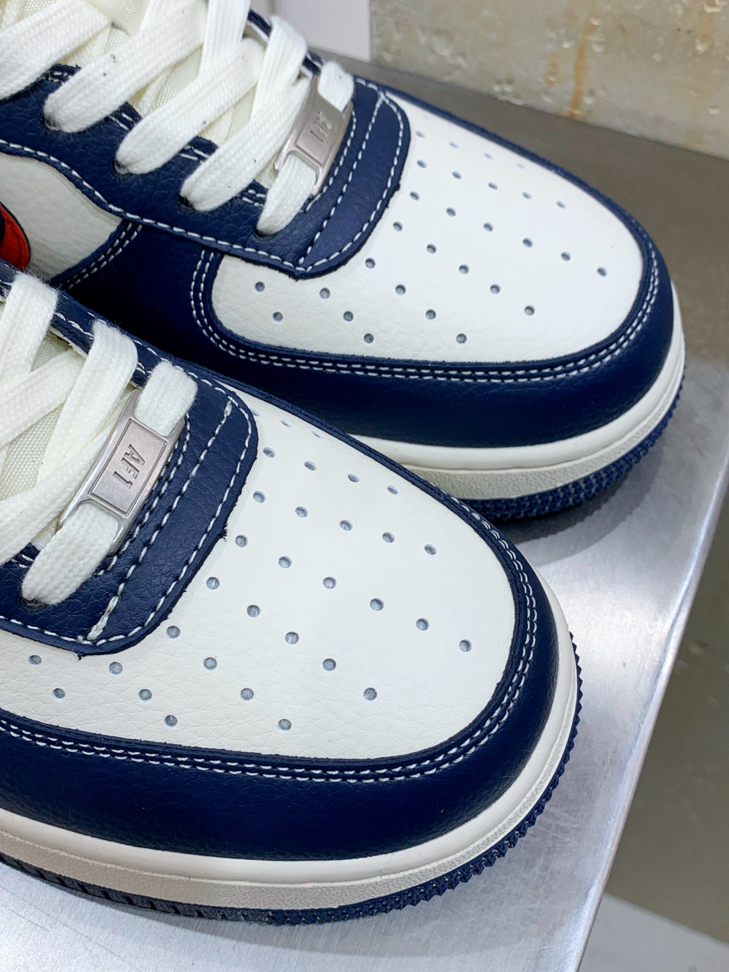 「コラボモデル」The North Face x Nike  Air Force 1 Low 07 'White Blue Red' ダブルスモールスウッシュ スニーカー