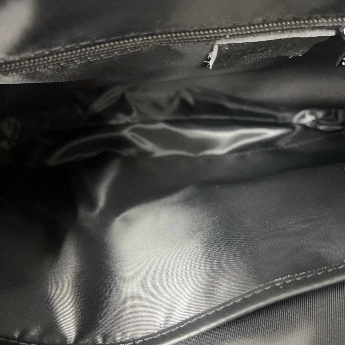 プラダ「Prada」クラシック レザートートバッグ