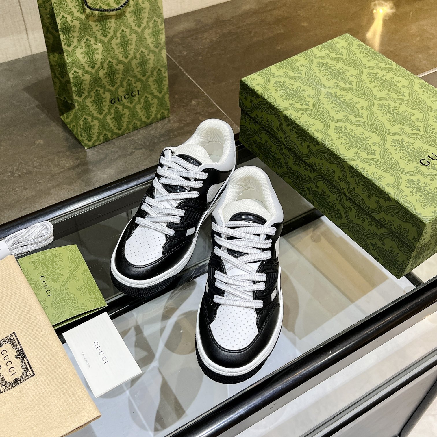 グッチ「Gucci」RE-WEB ローカットスニーカー