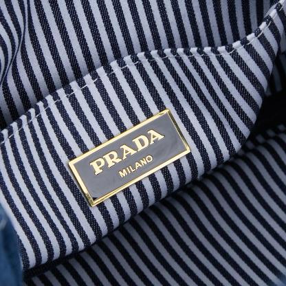 プラダ「Prada」ビーチトートバッグ
