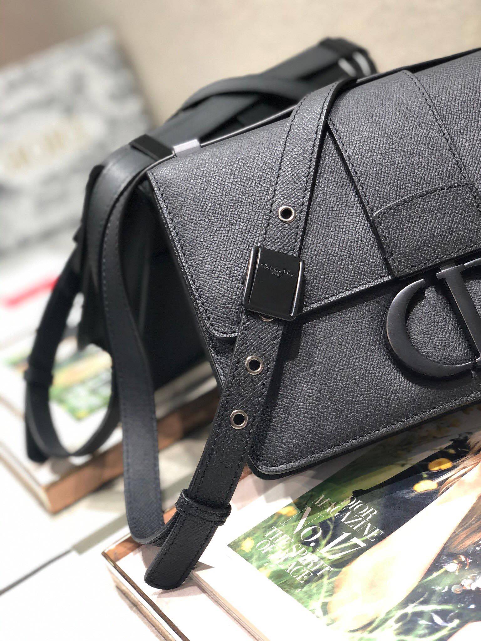 ディオール「Dior」モンターニュ30 掌紋レザー ショルダーバッグ（ブラックハードウェア）