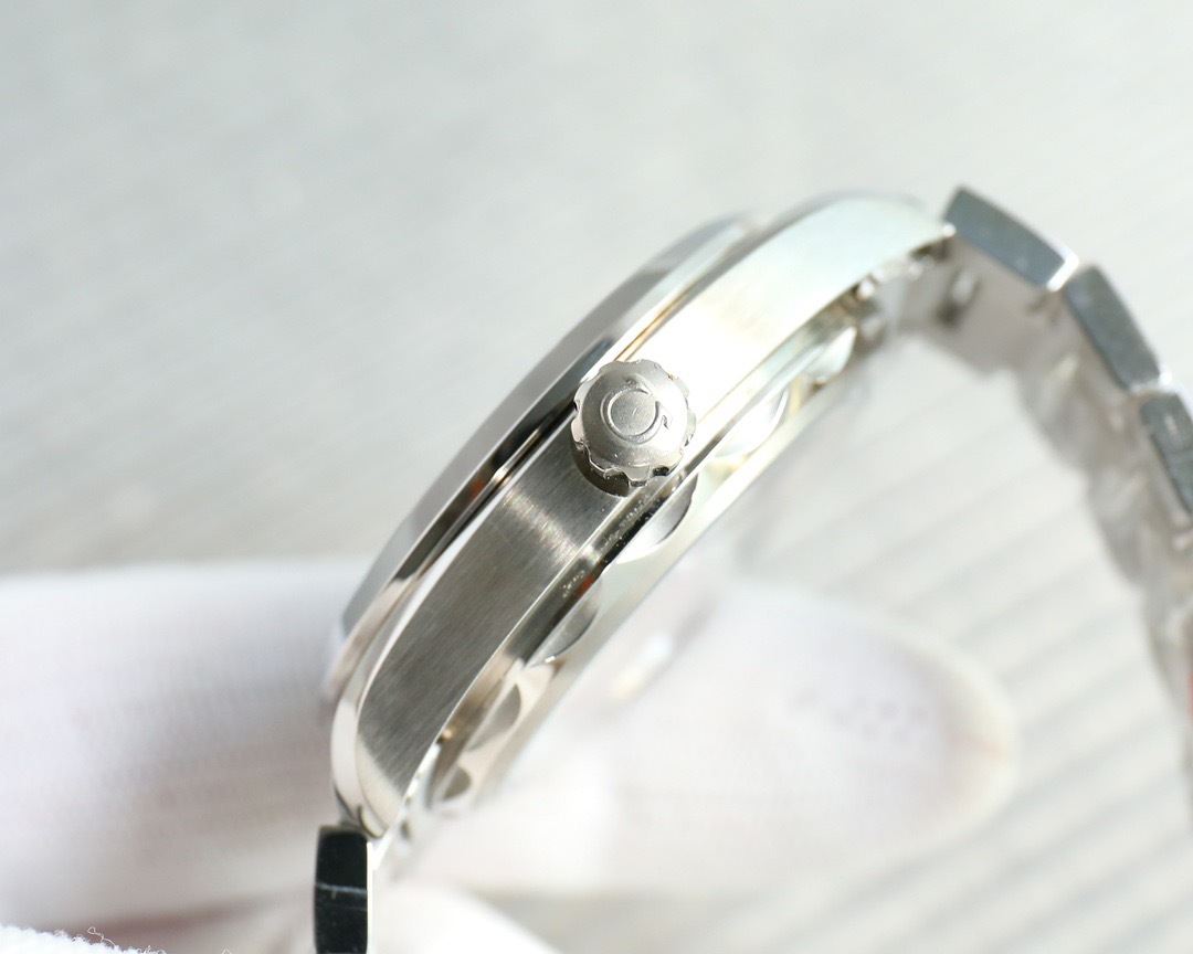 オメガ［Omega］シーマスター ダイバーズ メンズ ウォッチ40MM