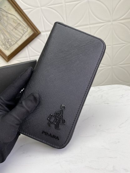 プラダ「PRADA」サフィアーノレザー 財布