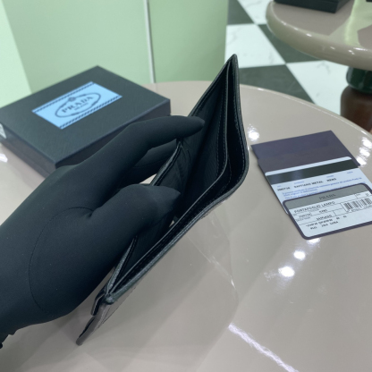 プラダ「Prada」 メンズ コンパクトウォレット