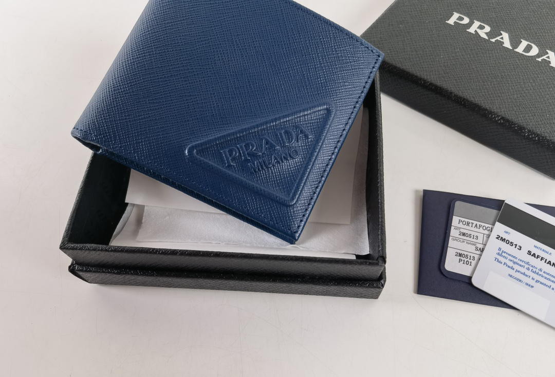 プラダ「Prada」メンズ ショートウォレット