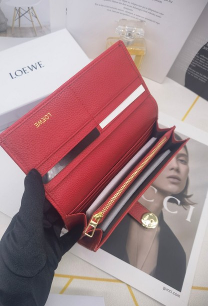 ロエベ「LOEWE」ぺブル バーティカル ウォレット ミディアム