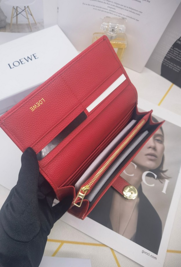 ロエベ「LOEWE」ぺブル バーティカル ウォレット ミディアム