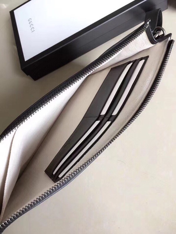 グッチ「Gucci」 キングスネーク プリント GGスプリーム ジップアラウンドウォレット