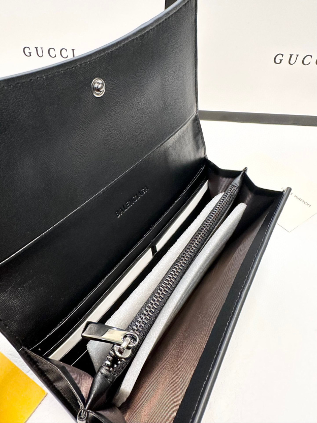 バレンシアガ「Balenciaga」ウォレット 財布 3色