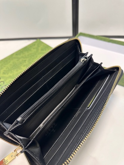 グッチ「Gucci」シグネチャー レザー ウェブ ジップアラウンドウォレット