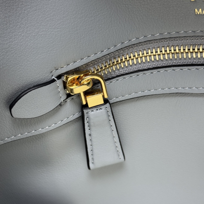 プラダ「Prada」2025 チェーンショルダーバッグ  スモール