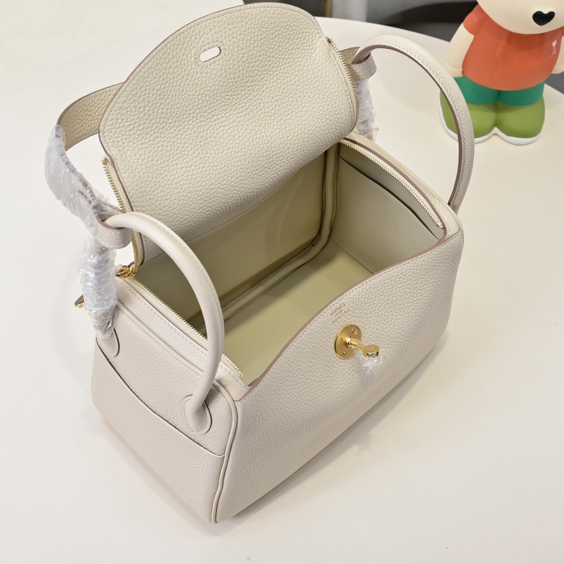 エルメス「Hermès」Lindy 26 エヴェールレザーバッグ