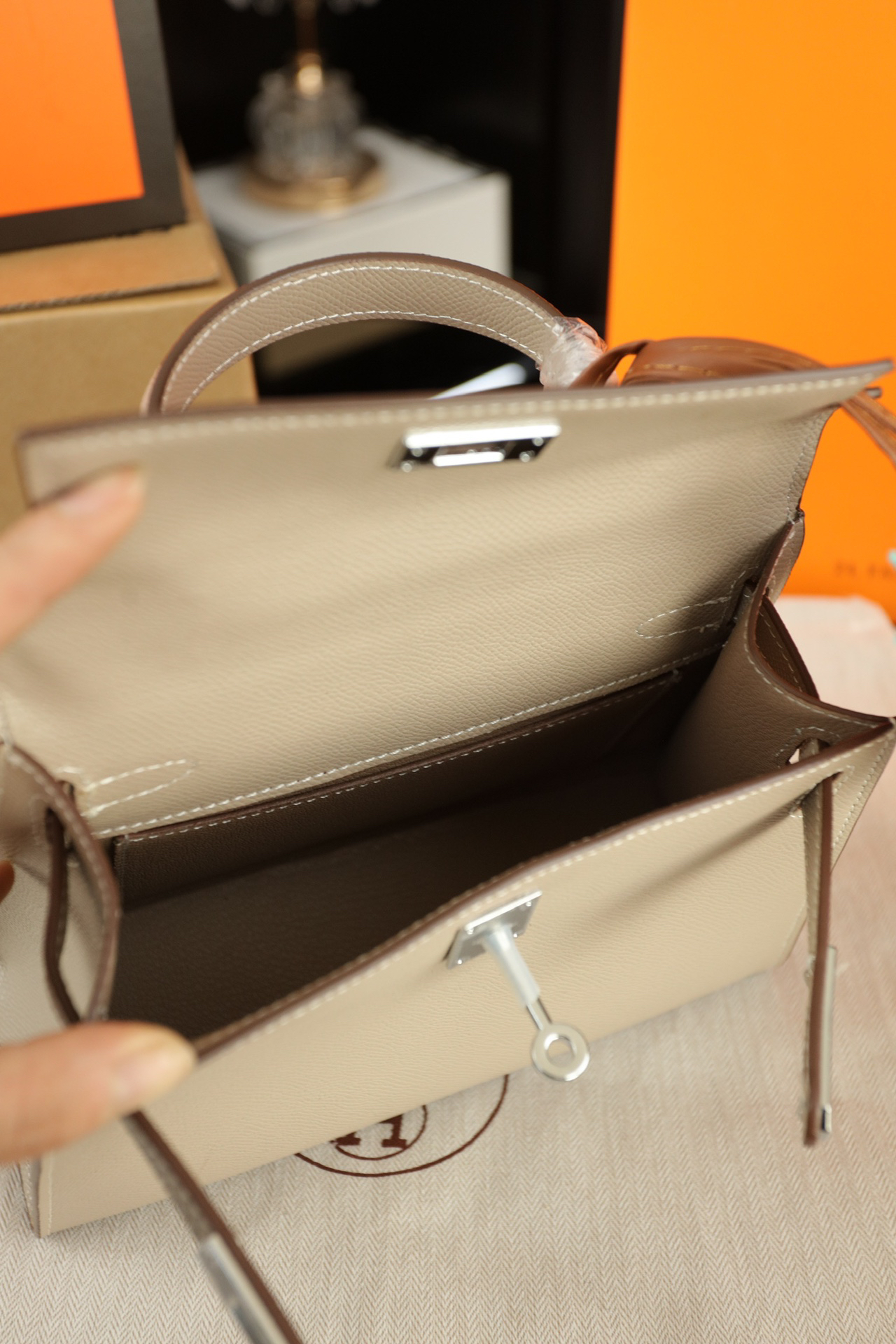 エルメス「Hermès」 Kelly 2代 Epsomレザーバッグ（シルバーハードウェア）