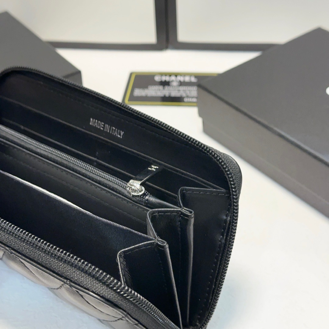 シャネル「Chanel」 ラムスキン フラップ ウォレット 財布