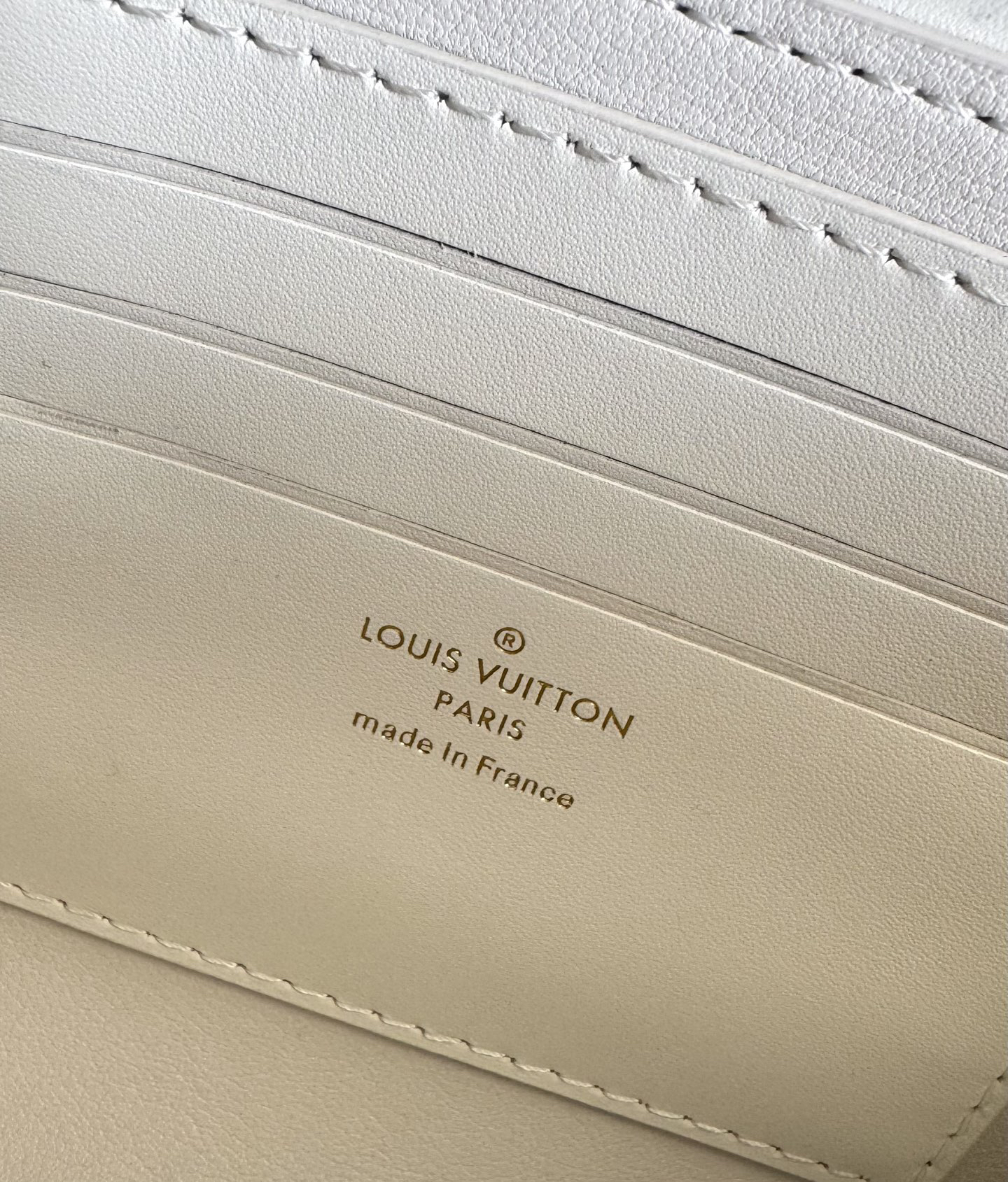 ルイ・ヴィトン「Louis Vuitton」Wallet On Chain Capucines ハンドバッグ