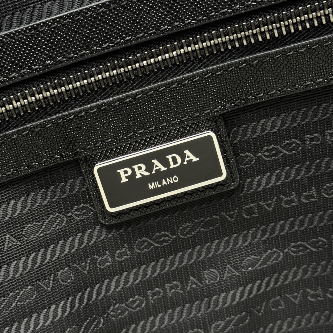 プラダ「Prada」メンズ ミニマリスト トートバッグ トートバッグ