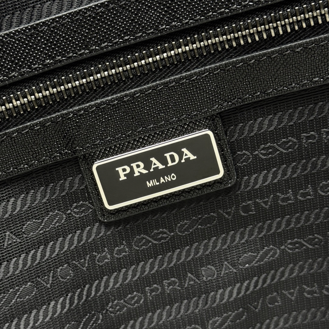 プラダ「Prada」メンズ ミニマリスト トートバッグ トートバッグ