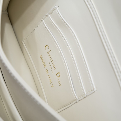 ディオール「Dior」LADY DIOR パールクラッチバッグ 2023年秋冬 シープスキン