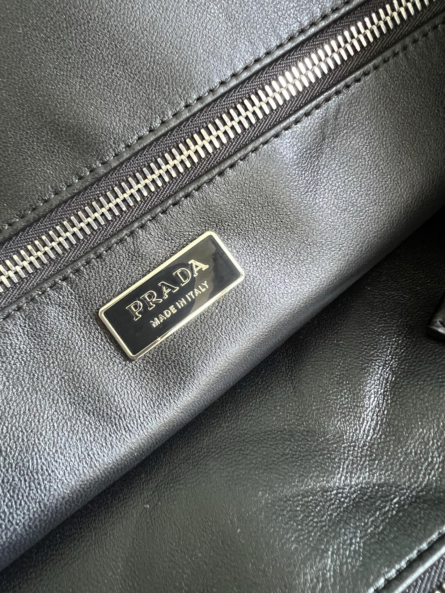 プラダ「Prada」ヴィンテージラムスキン ドレープトート トートバッグ