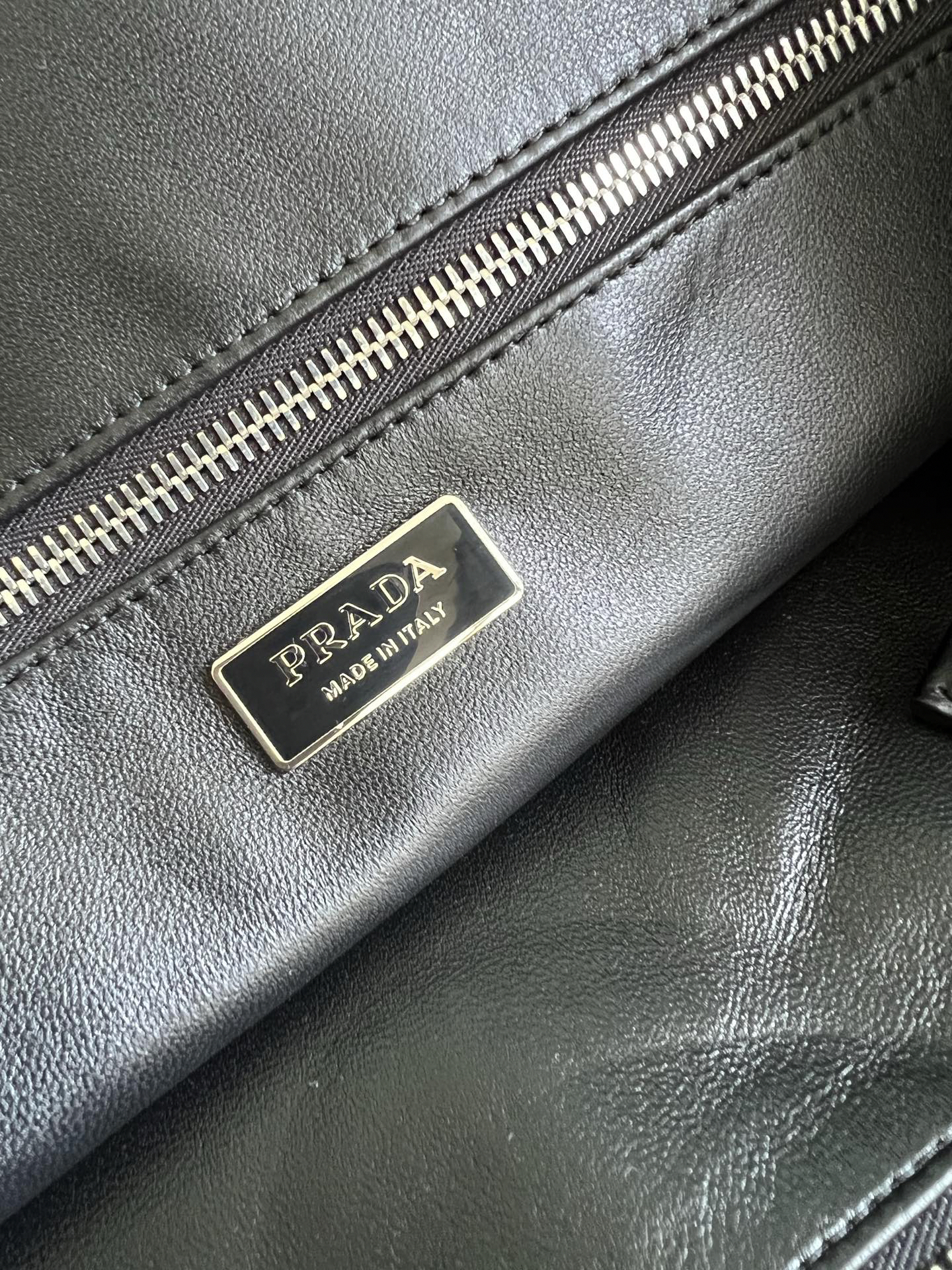 プラダ「Prada」ヴィンテージラムスキン ドレープトート トートバッグ