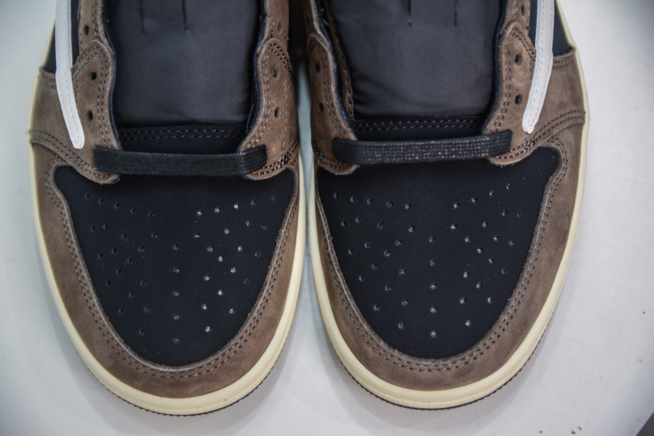 ナイキ「Nike」Air Jordan 1 Low x Travis Scott「ブラック＆ブラウン」