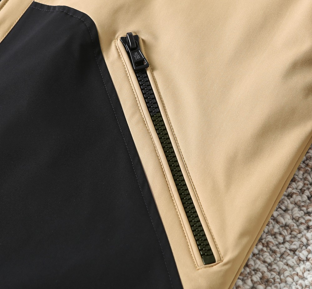 モンクレール「Moncler」秋のフード付きジャケット