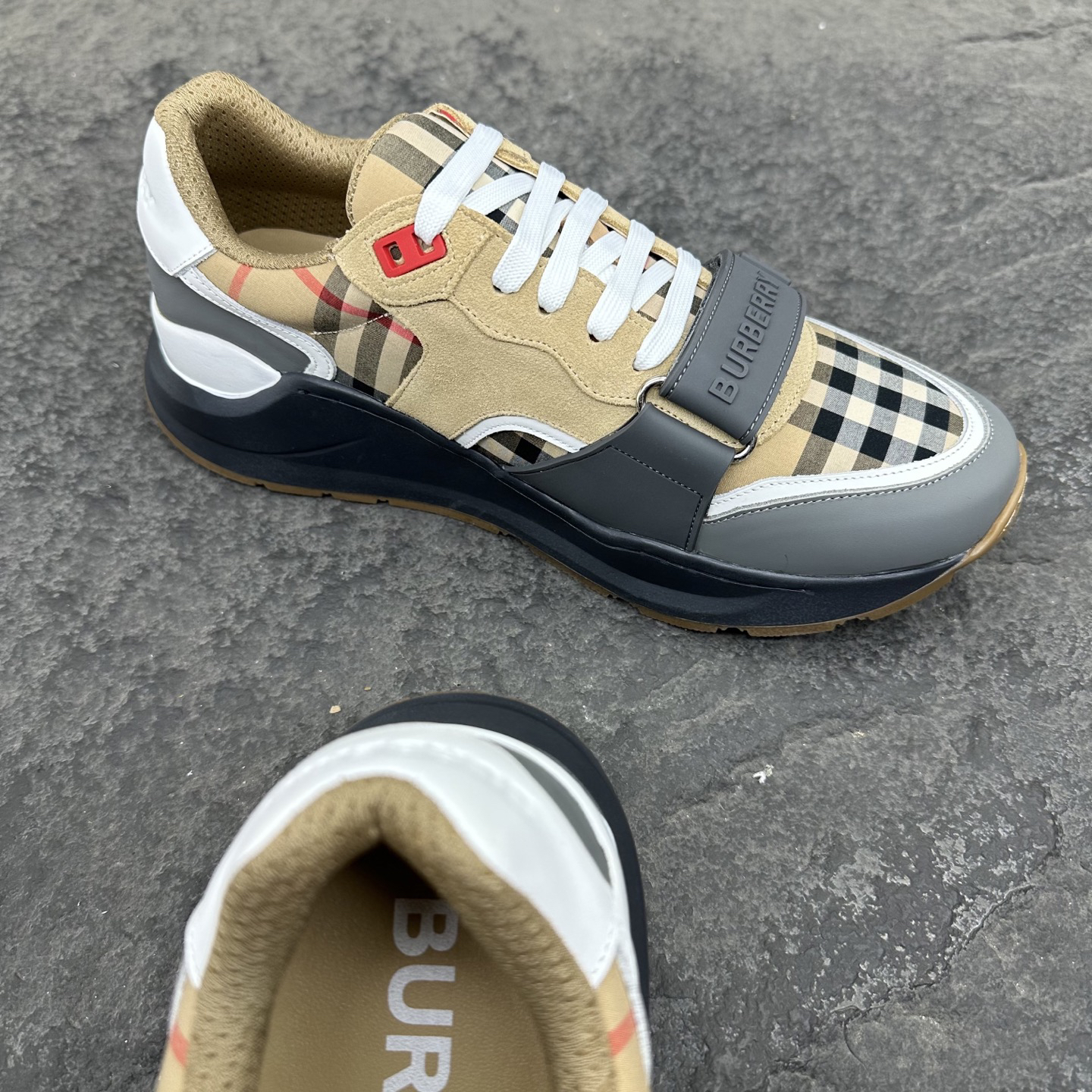 バーバリー「Burberry」バーバリー チェック テラス スニーカー / ユニセックススニーカー