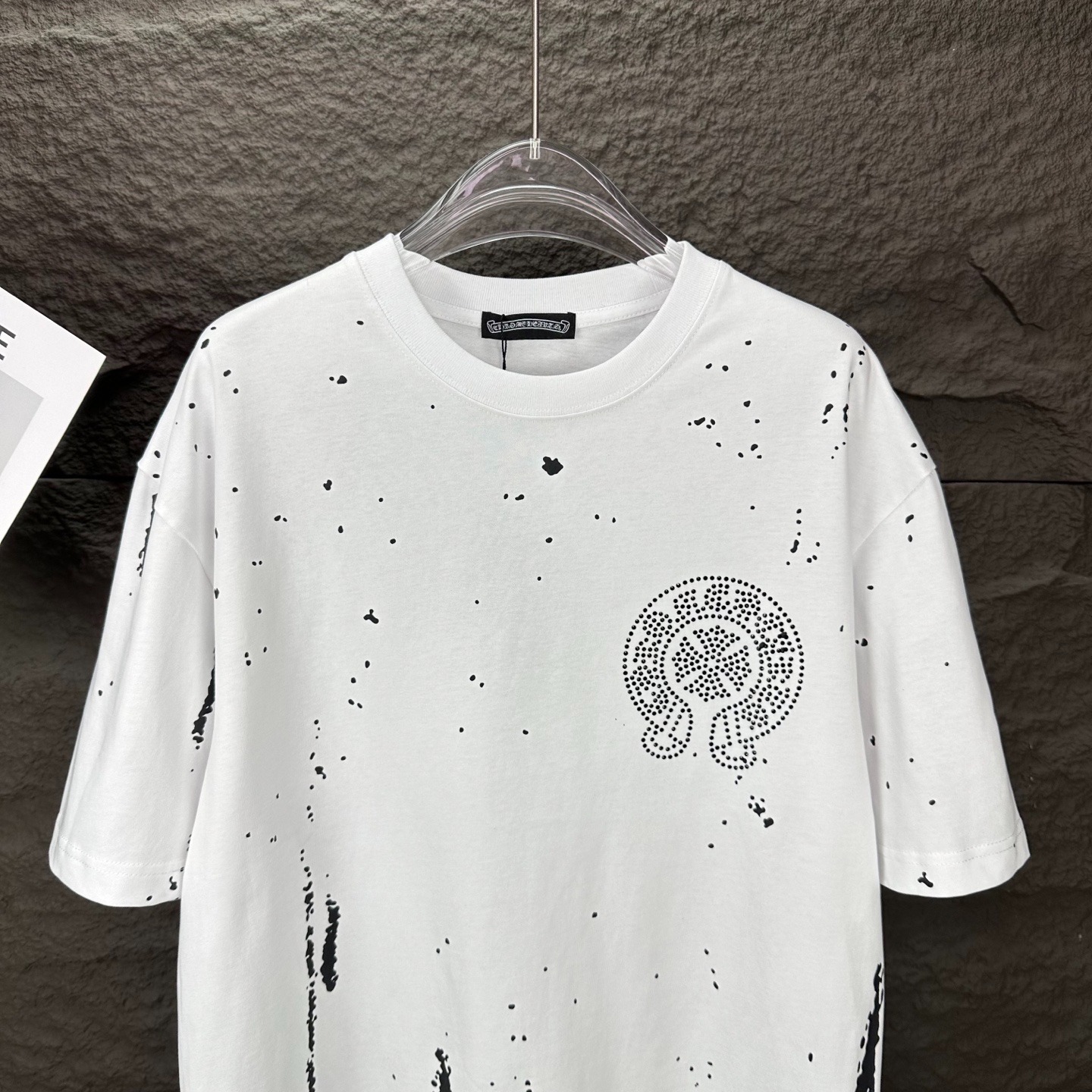クロムハーツ「Chrome Hearts」スプラッターエンボス ホースシューTシャツ