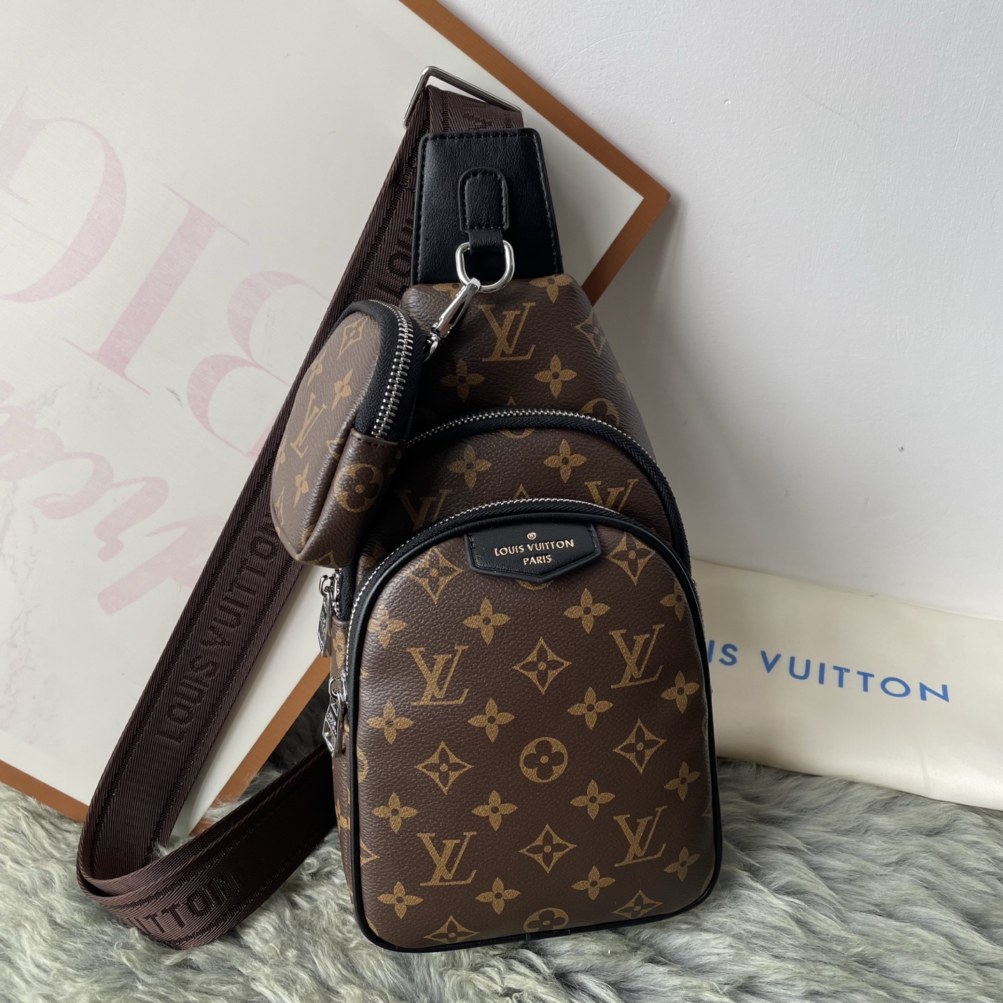 ルイ・ヴィトン「Louis Vuitton」ルイ・ヴィトン メンズ チェストバッグ / クロスボディバッグ