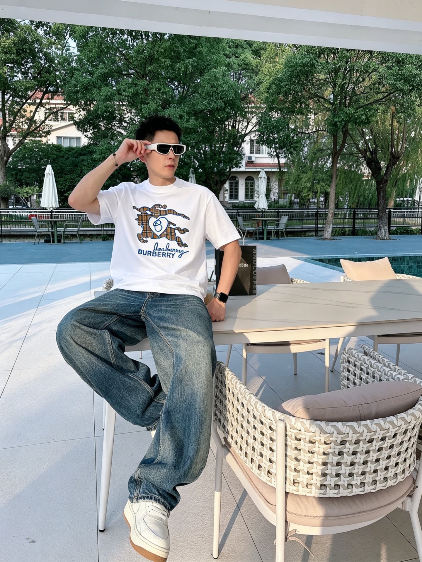 バーバリー「Burberry」ロゴプリントTシャツ / ショートスリーブ クルーネック
