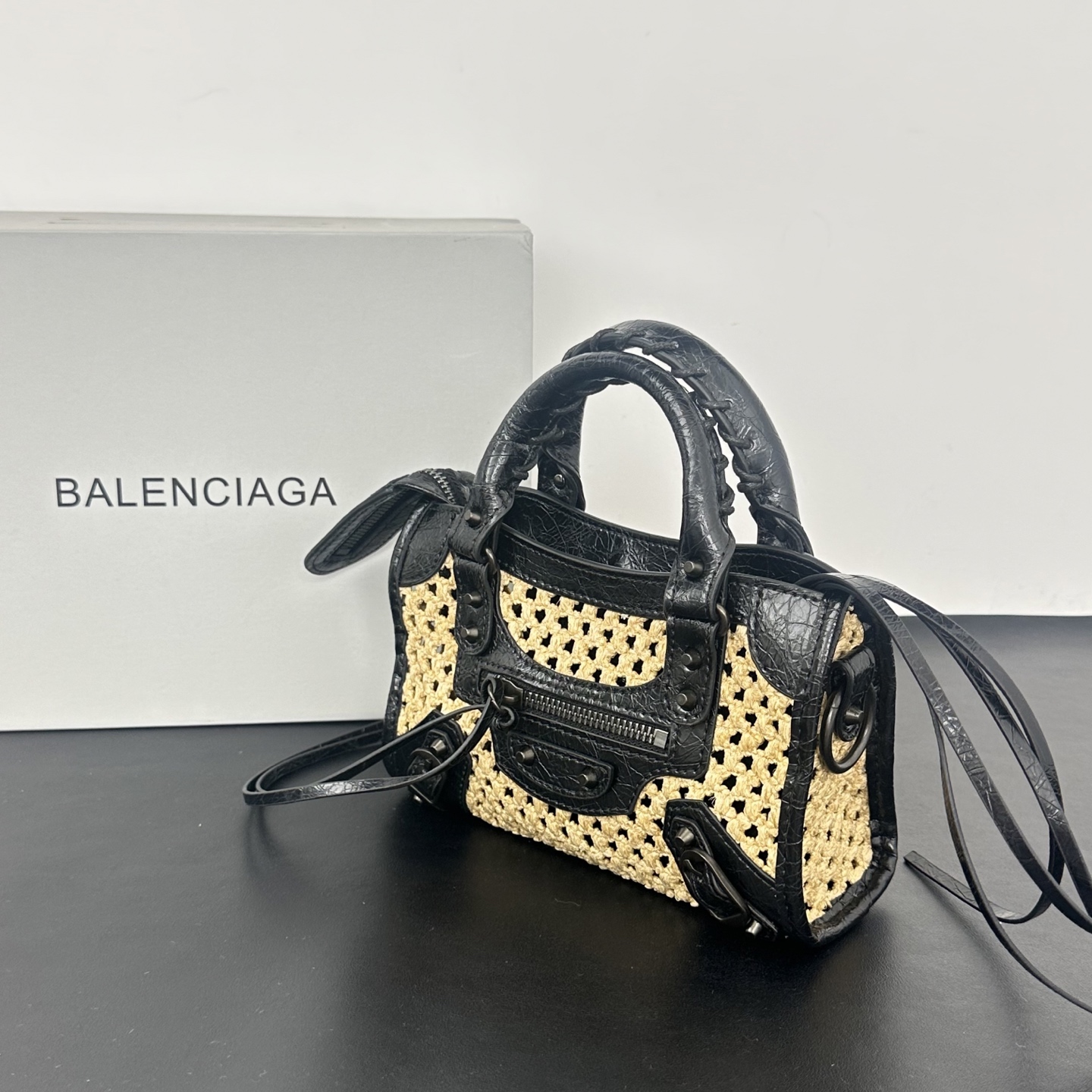 バレンシアガ「Balenciaga」バレンシアガ ラフィア ル・シティ ハンドバッグ / トートバッグ