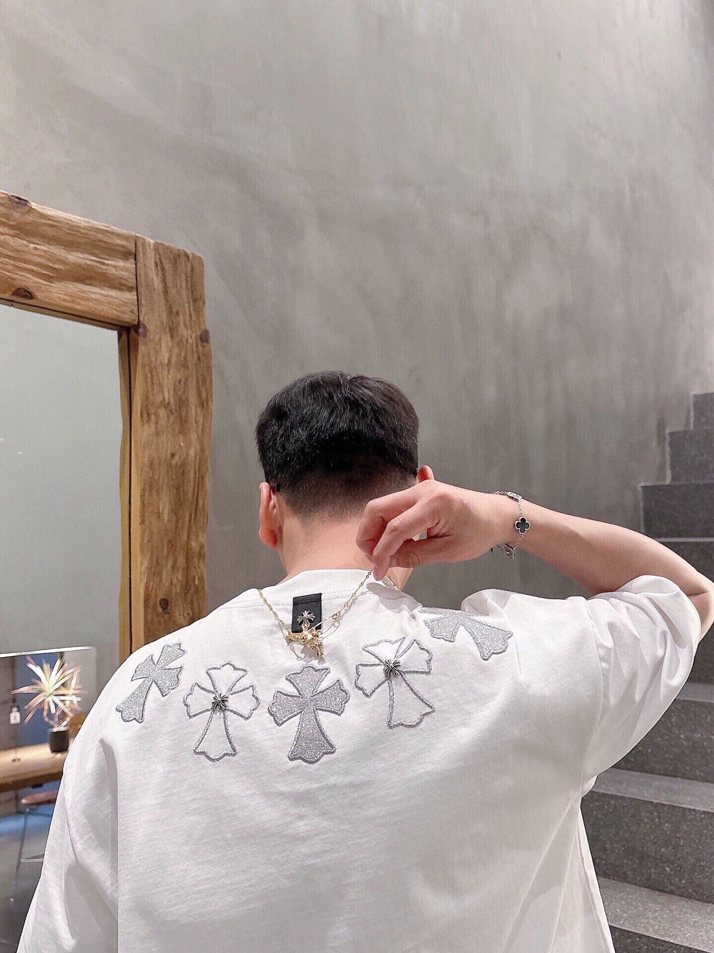 クロムハーツ「Chrome Hearts」エンブロイダリーロゴTシャツ