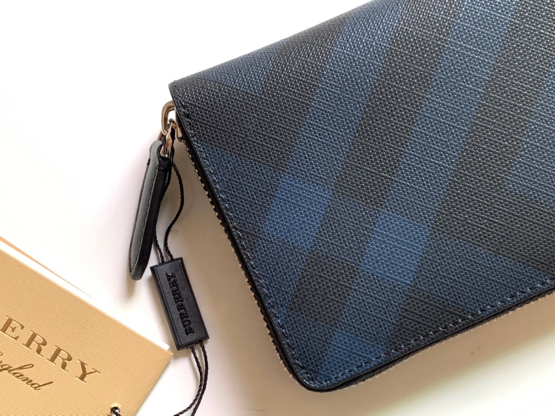 バーバリー「Burberry」ロンドン チェーン ジップ ウォレット