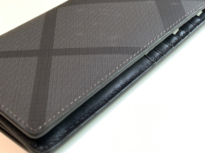 バーバリー「Burberry」London チェック 二つ折り財布