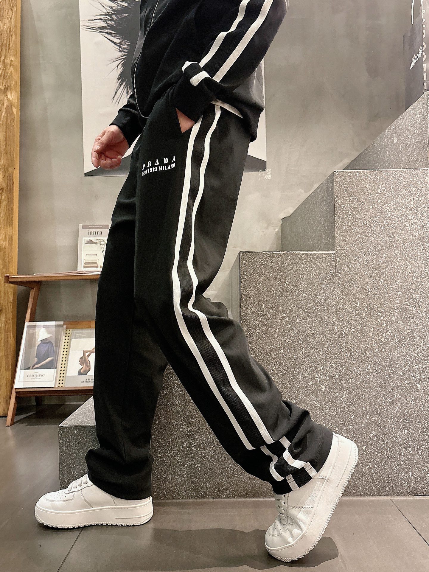 プラダ「Prada」メンズ  カジュアルスポーツセット