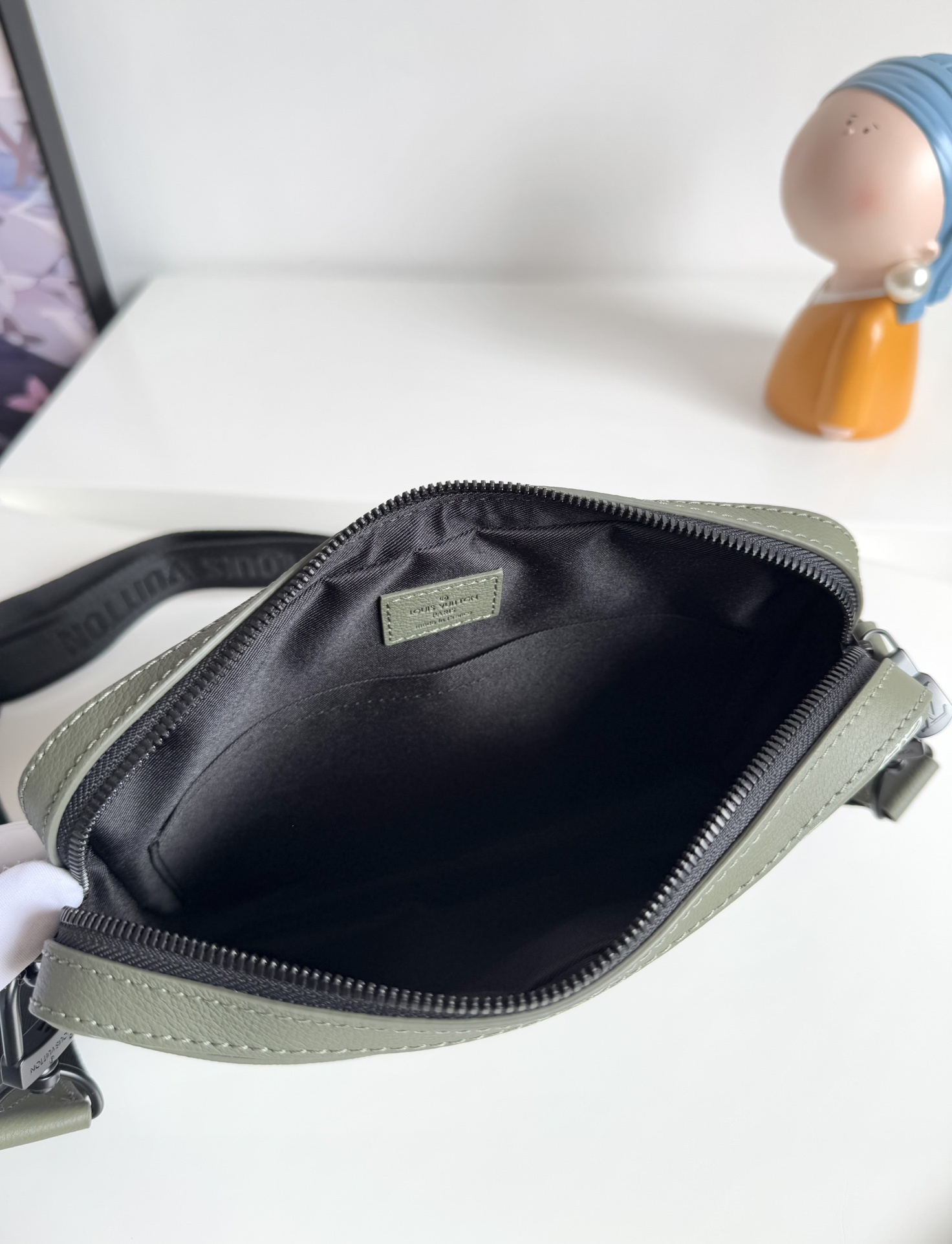 ルイ・ヴィトン「Louis Vuitton」スタイリッシュ メッセンジャーバッグ