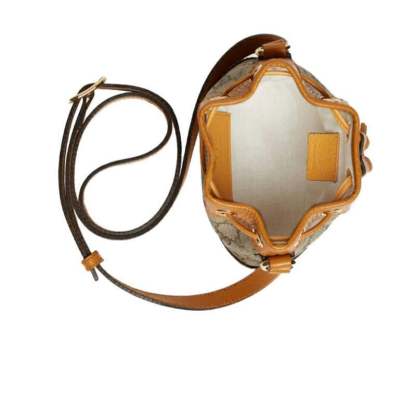 グッチ「Gucci」【グッチ×KAI コラボ】テディベアプリント レザー巾着バケットバッグ