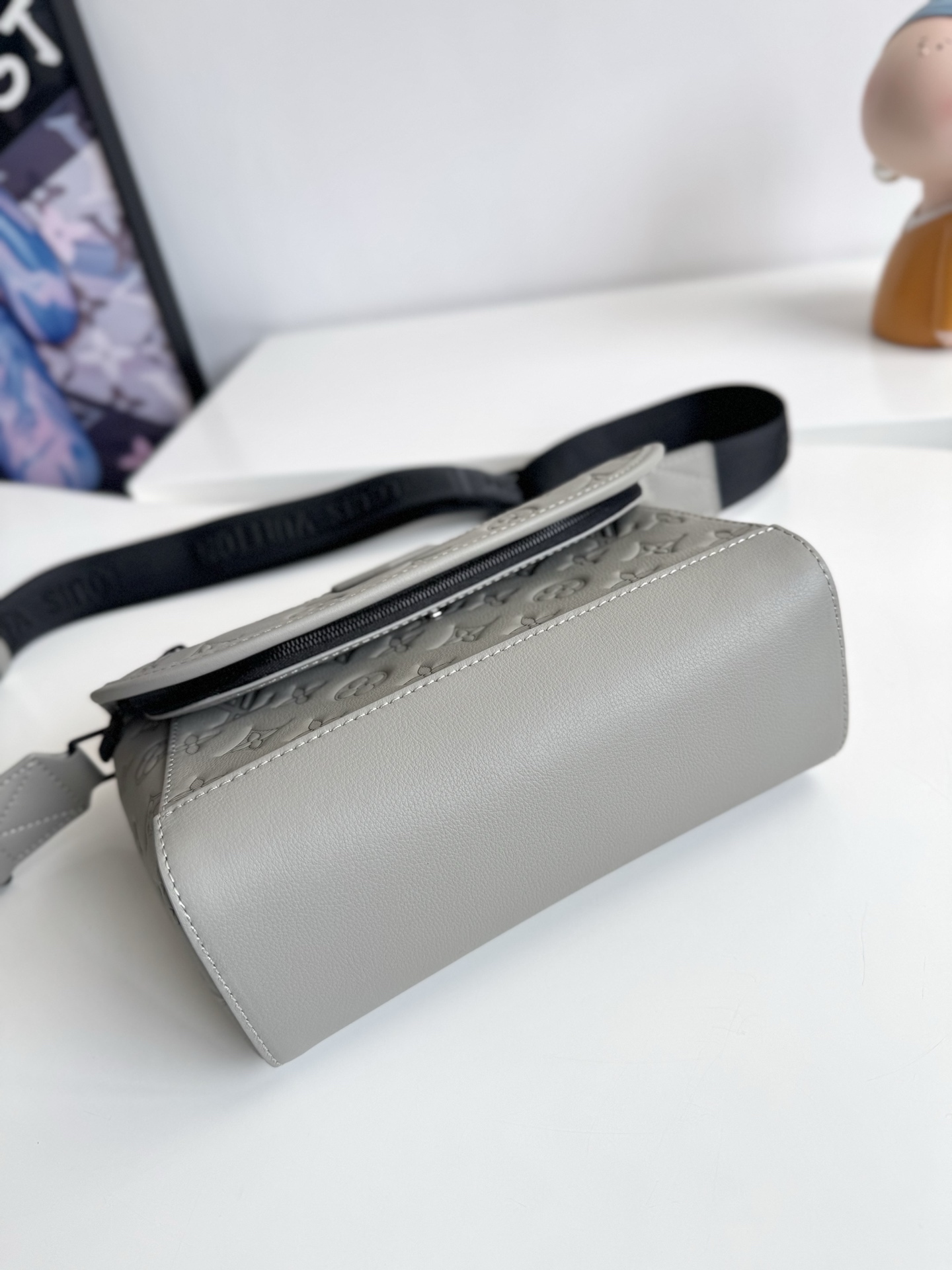 ルイ・ヴィトン「Louis Vuitton」スタイリッシュ メッセンジャーバッグ