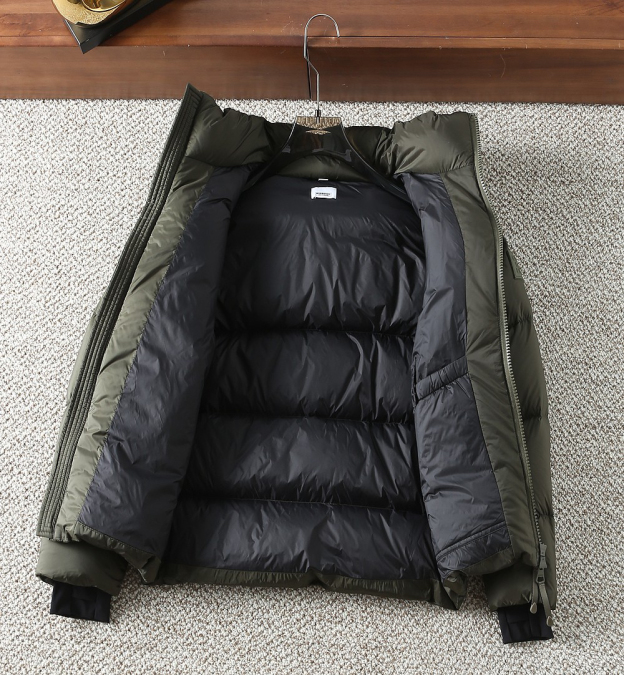 バーバリー「Burberry」秋冬 クイルティッドダウンジャケット